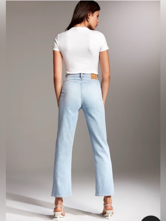 Aritzia Denim Forum 70s Retro Cheeky High Straight Size 29 Light Wash - Picture 2 of 14